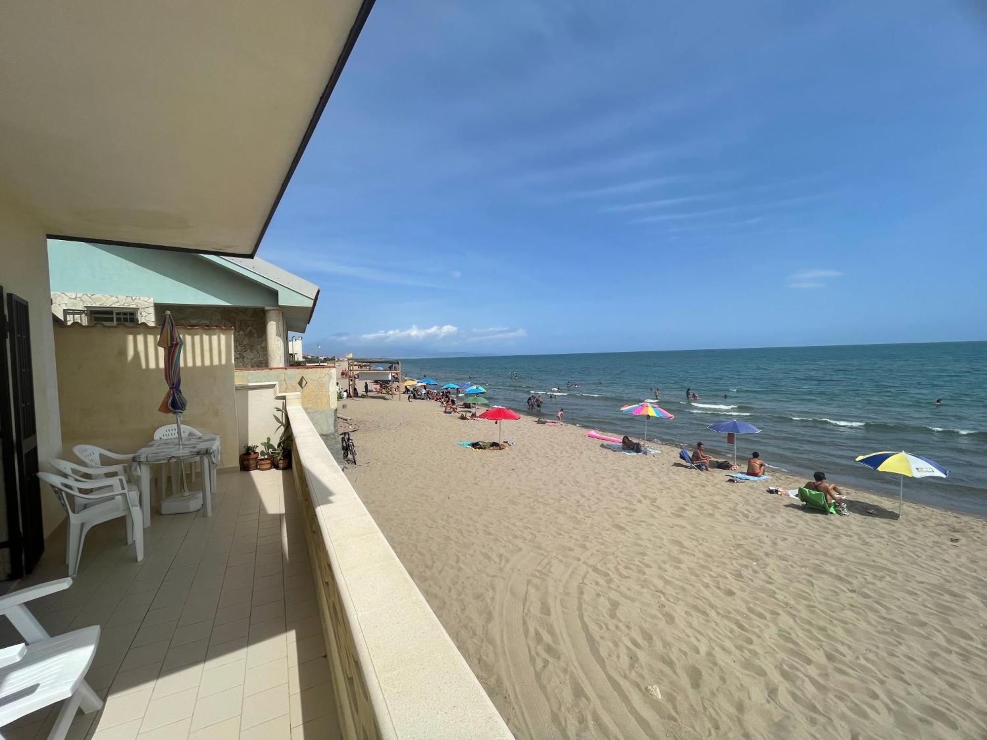 Paradiso Fronte Mare Agnone Bagni Exterior photo