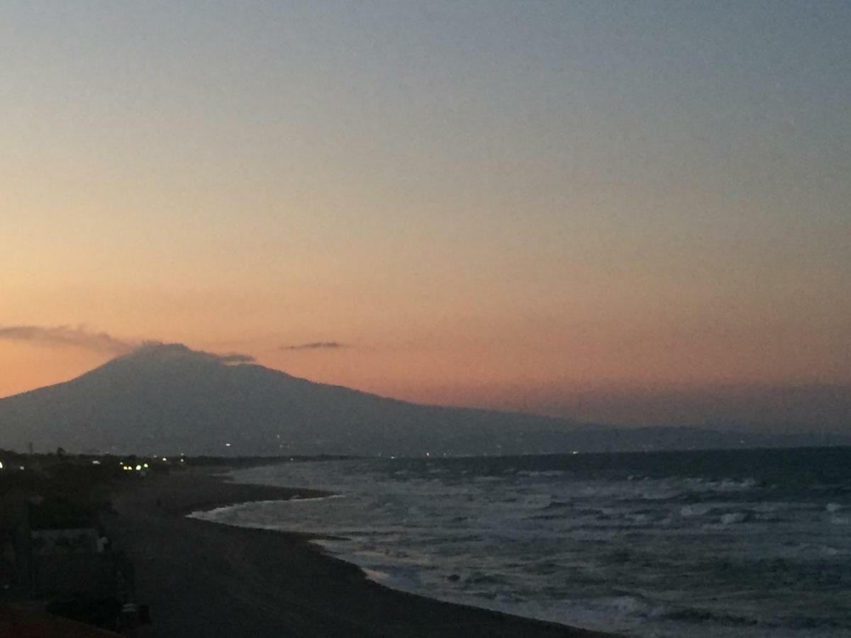 Paradiso Fronte Mare Agnone Bagni Exterior photo